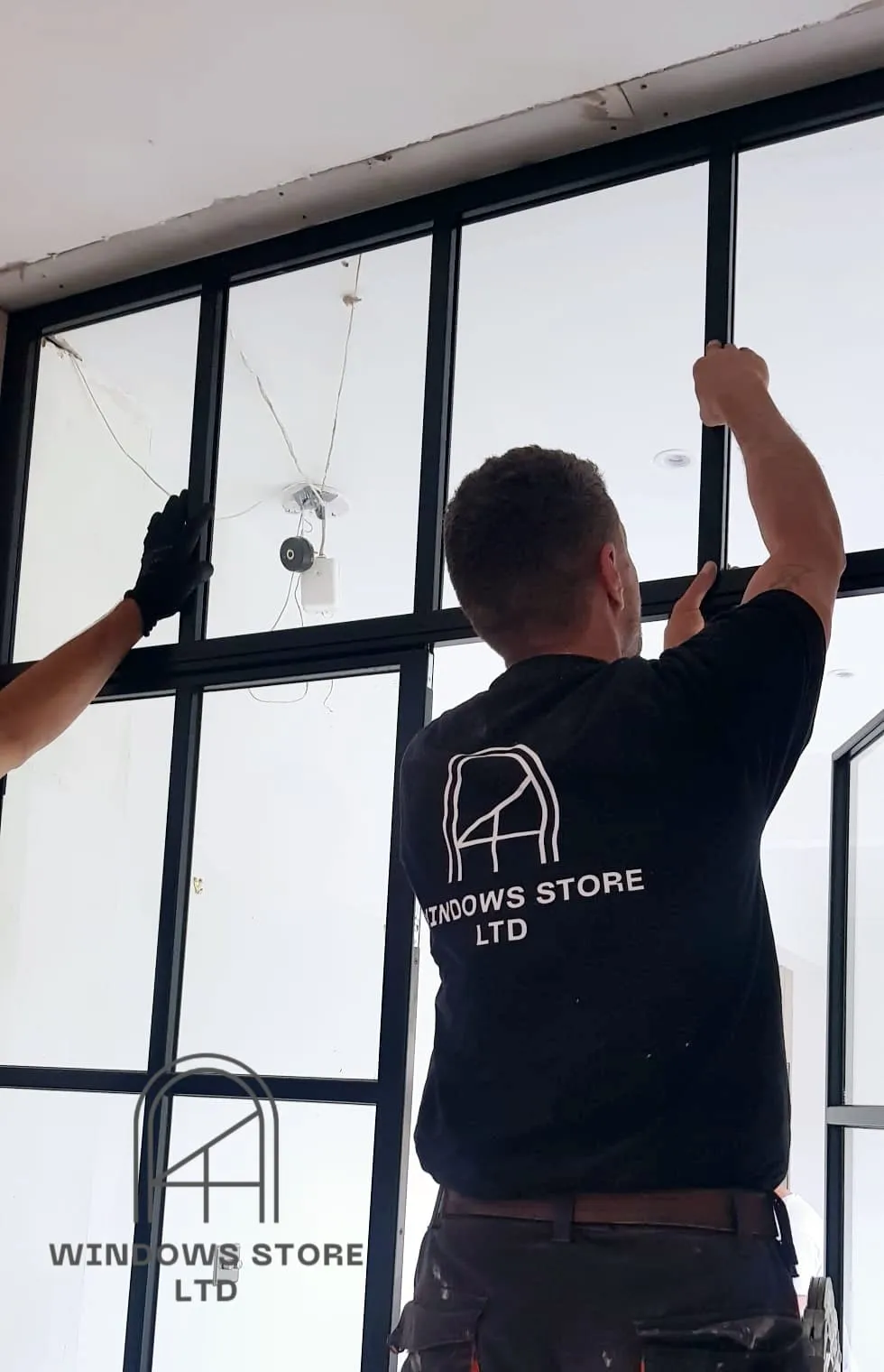 Can windows be replaced from inside without scaffolding?